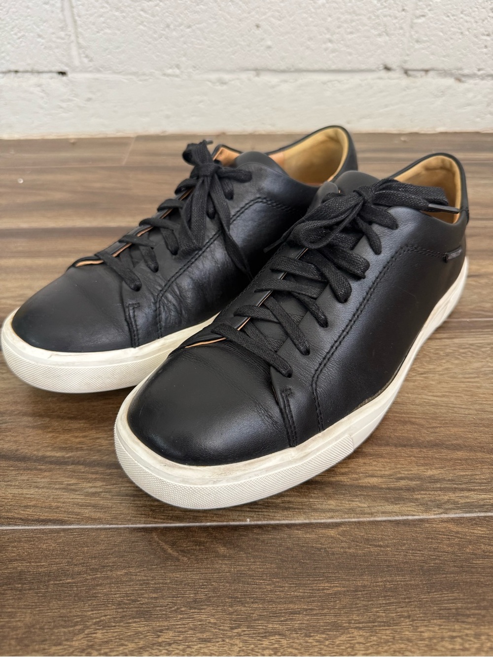 Mephisto Men's Black Leather Low-Top City Hiker Sneakers Size 9